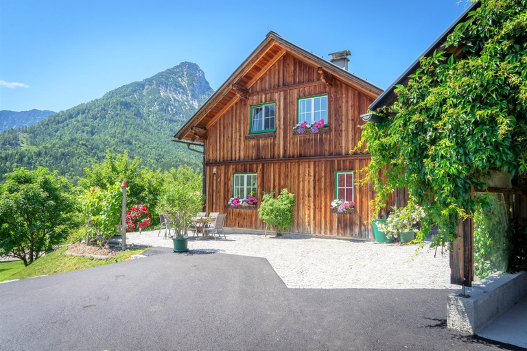 Lovely house with mountain view & big garden in Bad Aussee, Liezen
