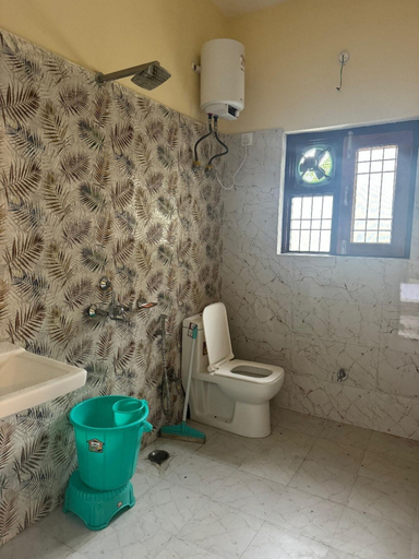 Bathroom 3, Goroomgo Moonlight Hotel Bhimtal, Nainital