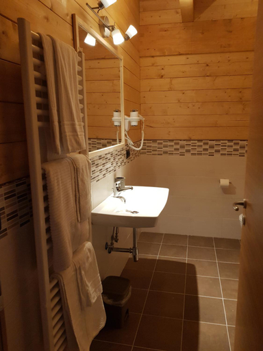 Others 5, Lorica Suite Lago, Cosenza