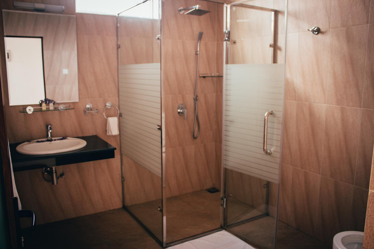 Bathroom 2, Amber House Lanka, Beruwala