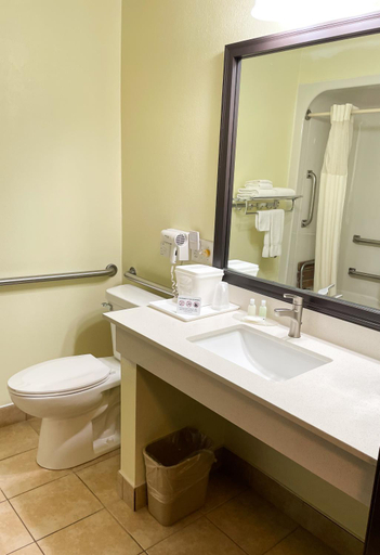 Others 4, Hudson Inn & Suites, Saint Croix