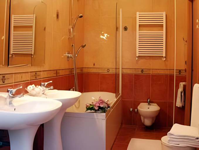 Bathroom 5, Hotel Vienna Ostenda, Rimini