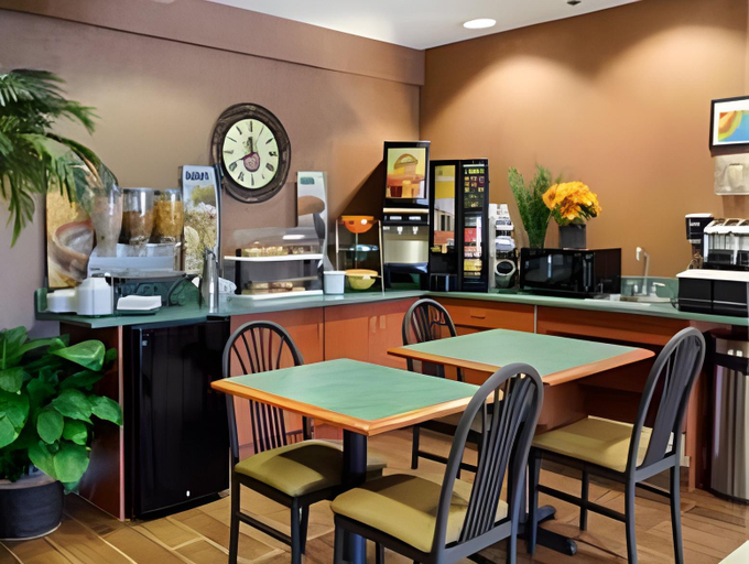 Food & Drinks 5, Sonesta Essential Hotels Longview, Gregg