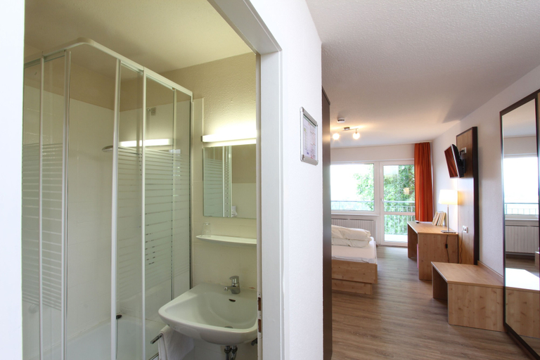 Bathroom 5, Alcor Hotel Löwen, Breisgau-Hochschwarzwald