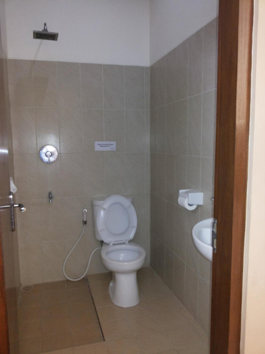 Bathroom 13