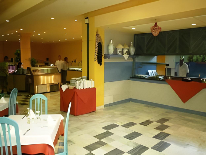 Food & Drinks 5, Bahia Serena, Almería