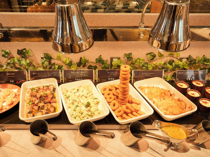 Food & Drinks 15