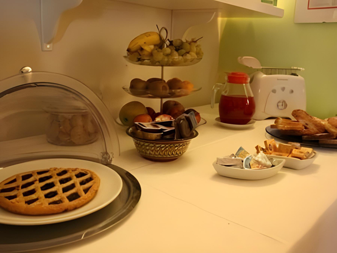 Food & Drinks 5, B&B Leopoldo and APARTEMENTS, Florence