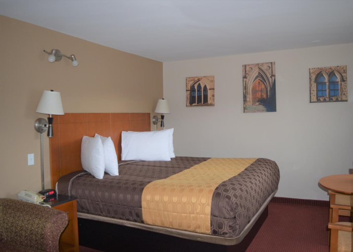 Bedroom 3, Knights Inn - Arnprior ON, Renfrew