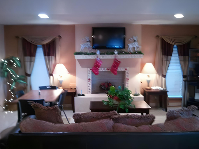 Others 3, Royal Inn Pearsall, Frio