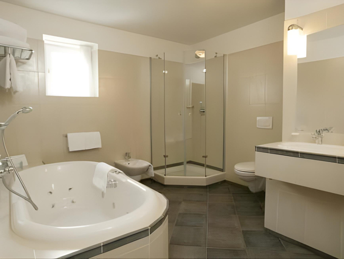 Bathroom 5, Hotel Hoffmeister & Spa, Praha 6