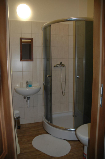 Bathroom 2, Hotel Mrazek, Pardubice