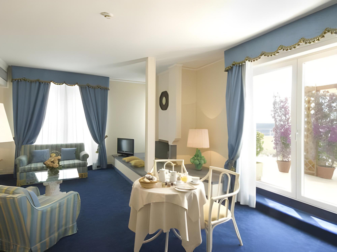 Others 5, Hotel Sina Astor, Lucca