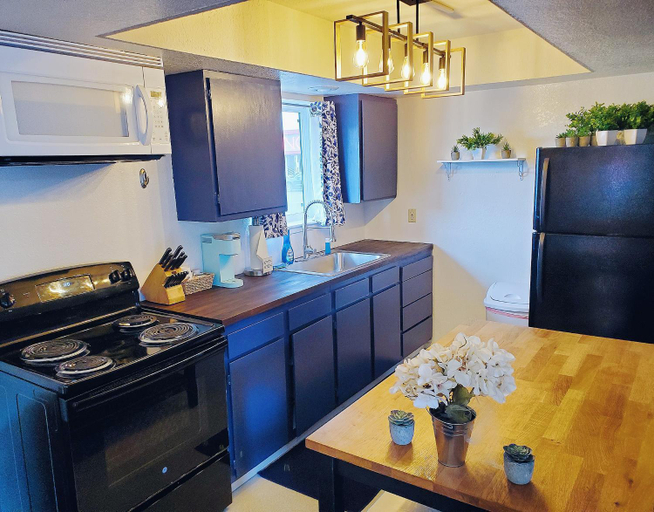 Others 5, Surf & Sand Inn, Tillamook