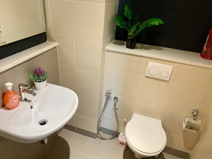 Bathroom 8