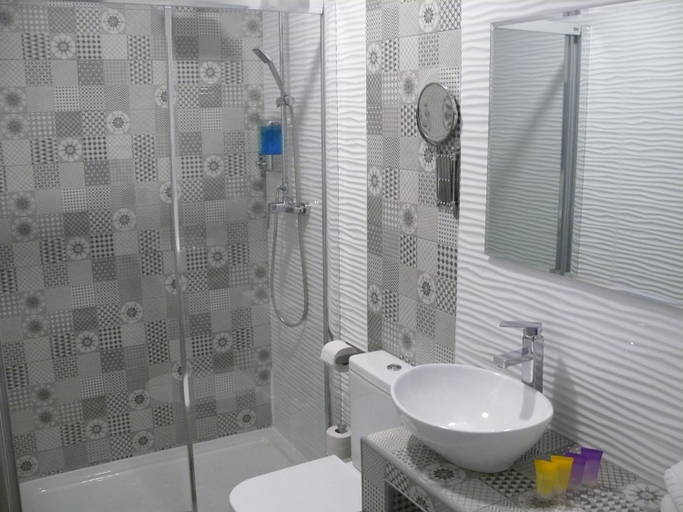 Bathroom 3, HOSTAL LETTO DAL MARE, Valencia