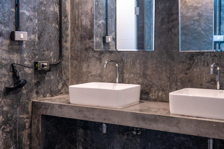 Bathroom 15