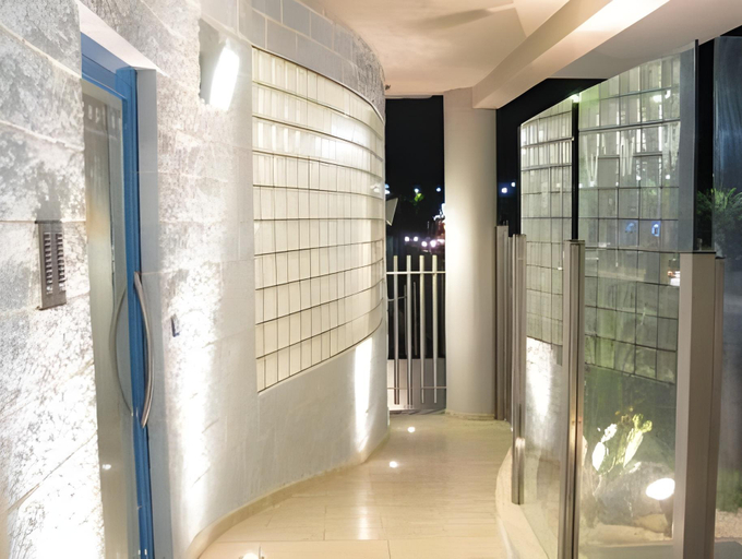 Others 4, Residence Miljunka, Messina
