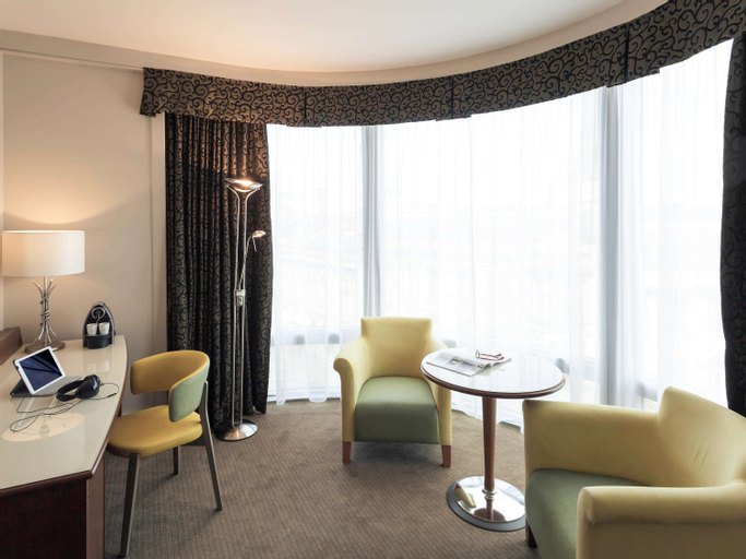 Mercure Sheffield St Paul's Hotel & Spa - Tap to explore photos