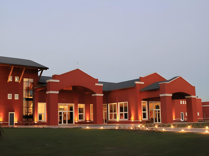 Exterior & Views