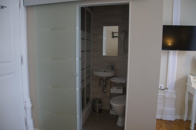Bathroom, Paco 100 Pressa, Covilhã