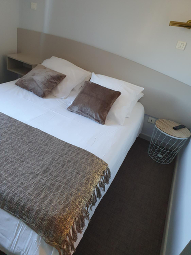 Bedroom 2, Hotel du Parc, Haute-Garonne