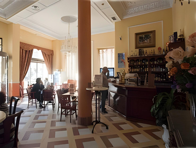 Food & Drinks 5, Adriano Boutique Sevilla, Sevilla