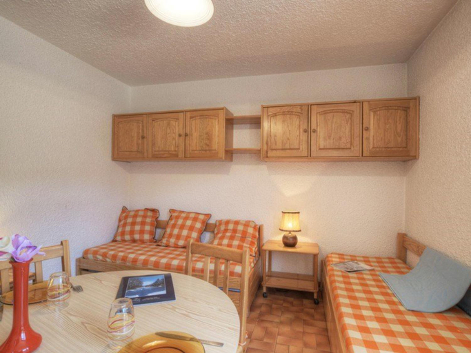 Bedroom, Charmant studio tout equipe pour 2 pers, Serre-Chevalier, parking et casier a ski inclus - FR-1-330E, Hautes-Alpes