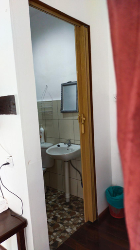 Bathroom 5, Happy Garden, Ranau