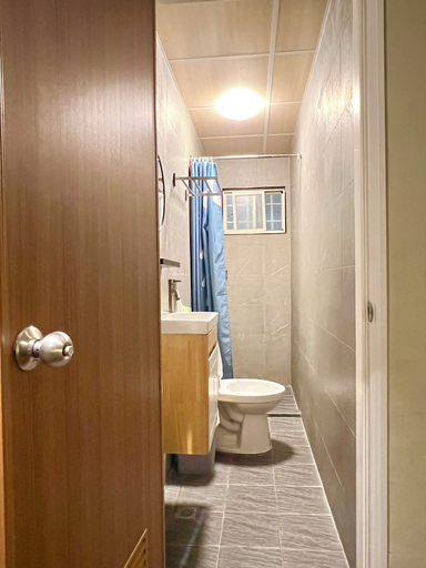 Bathroom 5, Wang's hostel, Tainan