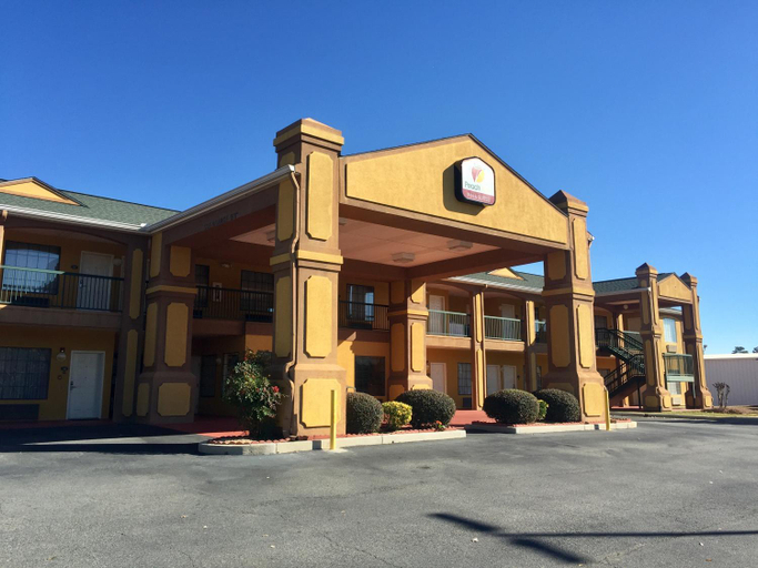 Exterior view 2, Peach State Inn & Suites, Pulaski