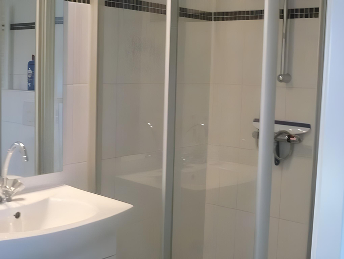 Bathroom 2, holiday home with private terrace, Skarsterlân