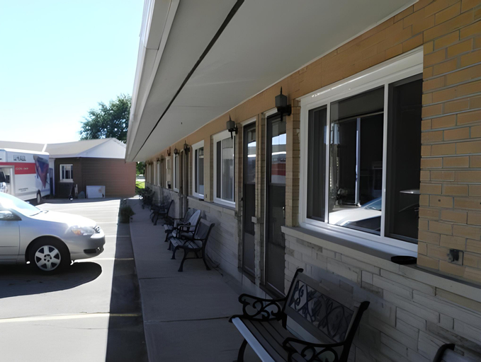Aquarius Motel, Lanark