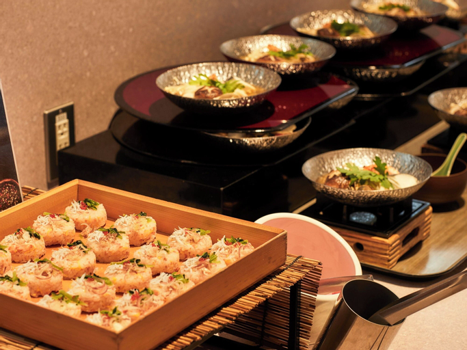 Food & Drinks 12