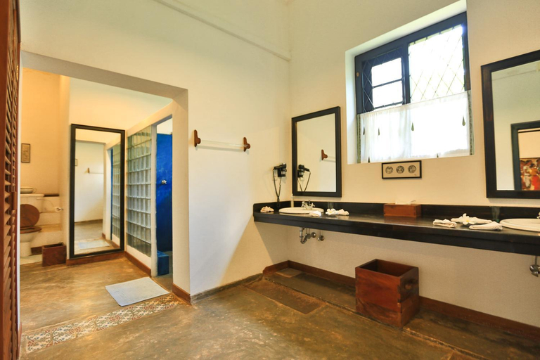 Bathroom 2, Horathapola Estate, Pannala
