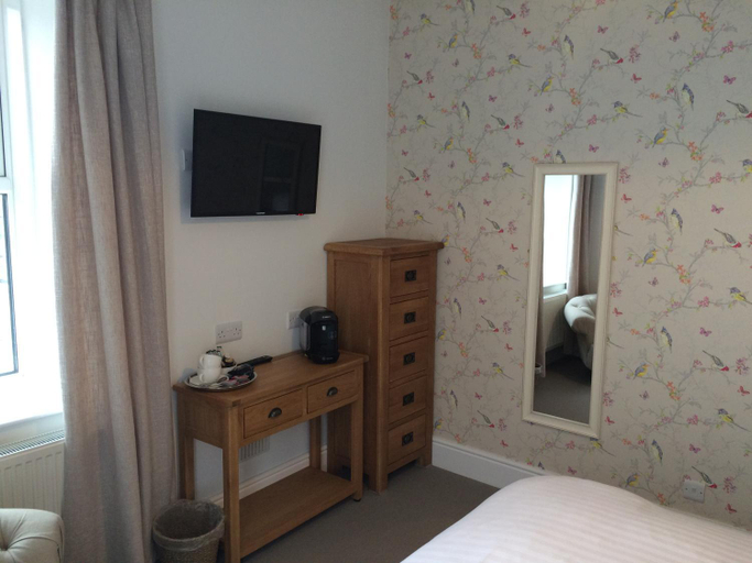 Bedroom 2, Portreath Arms, Cornwall