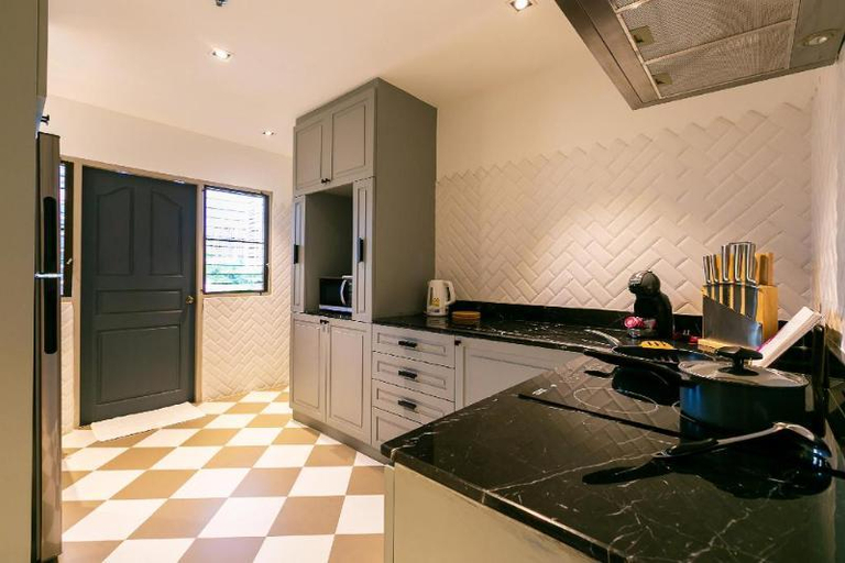 Dining Room 4