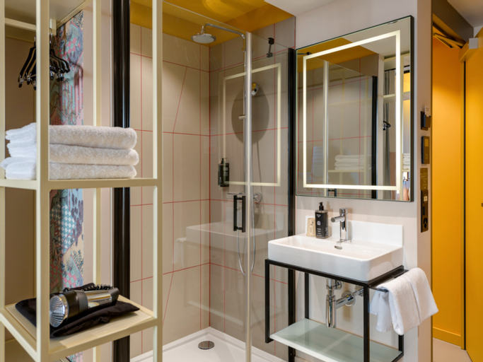 Bathroom 21