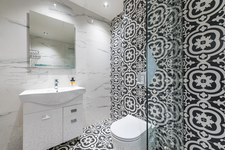 Bathroom 2, Filia Place, Attica