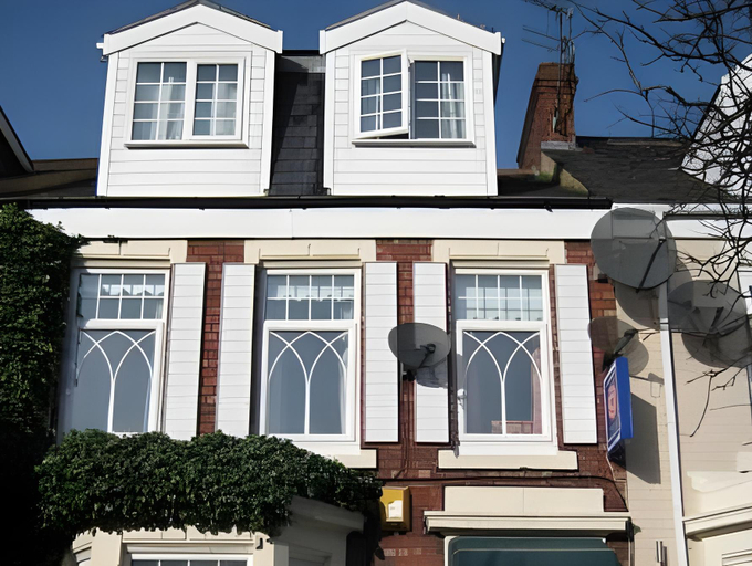 Exterior & Views