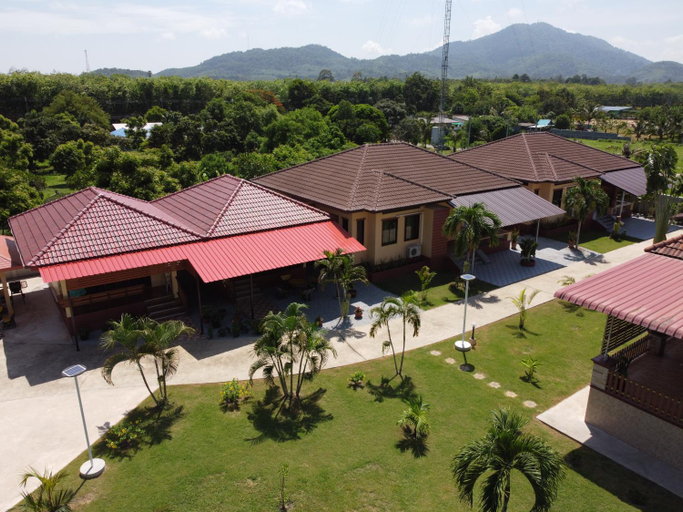 Exterior 5