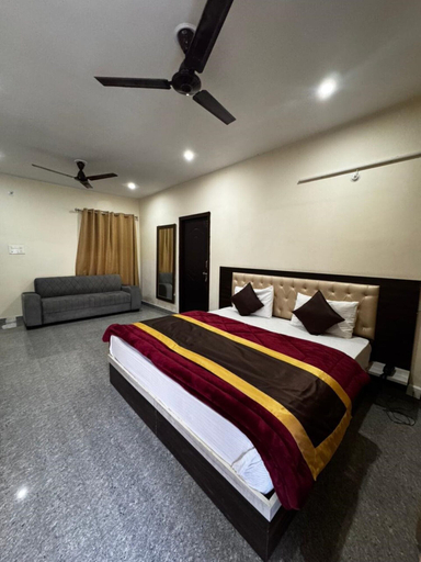 Bedroom 5, Goroomgo Moonlight Hotel Bhimtal, Nainital