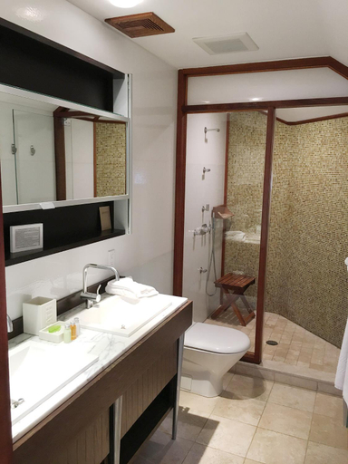 Bathroom 4