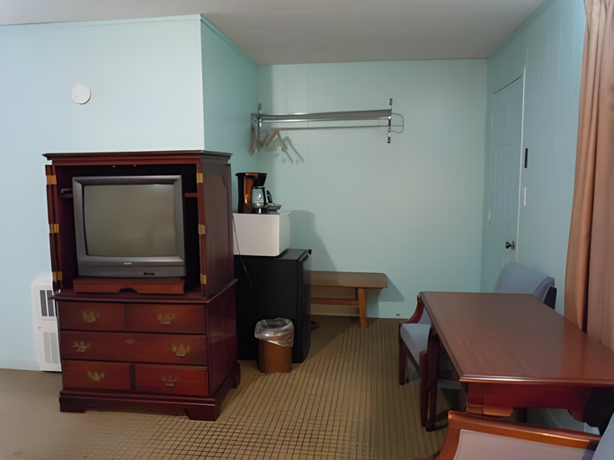 Bedroom 3, Northland Motel Bay City-Kawkawlin, Bay