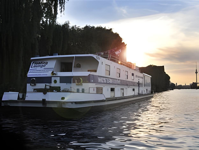 Exterior & Views 1, Eastern & Western Comfort Hostelboat, Berlin