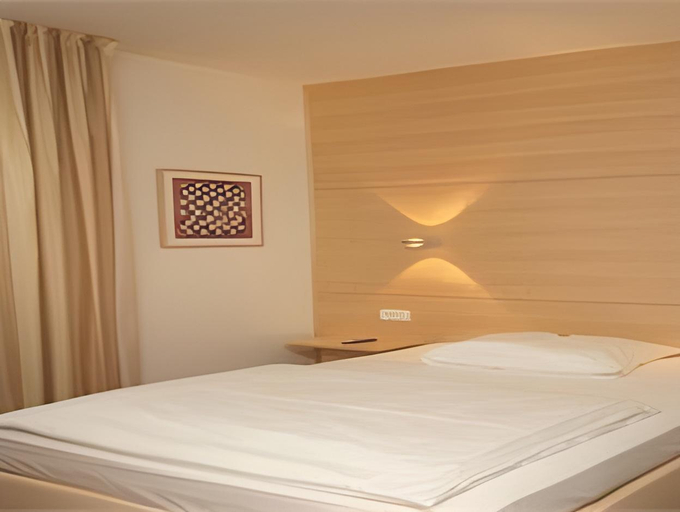 Bedroom 2, Design Hotel Stadt Rosenheim, München