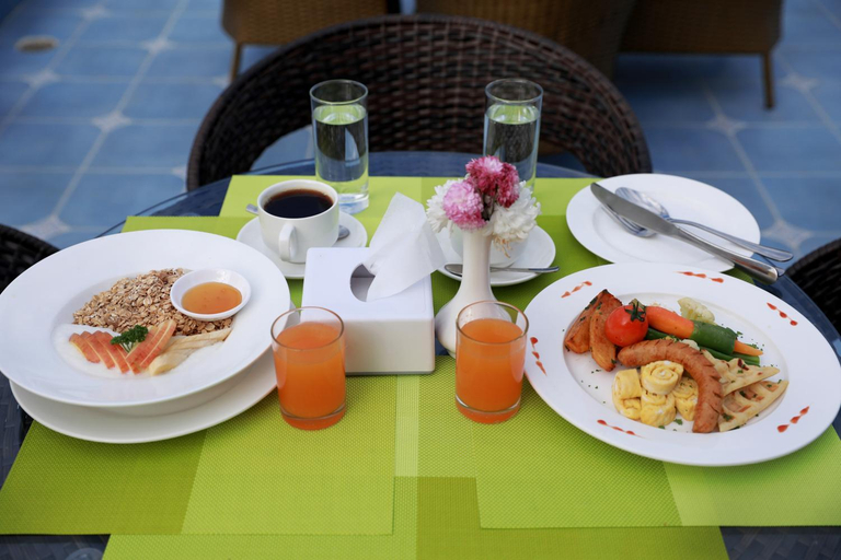Food & Drinks, Hotel Donosti Pokhara, Gandaki