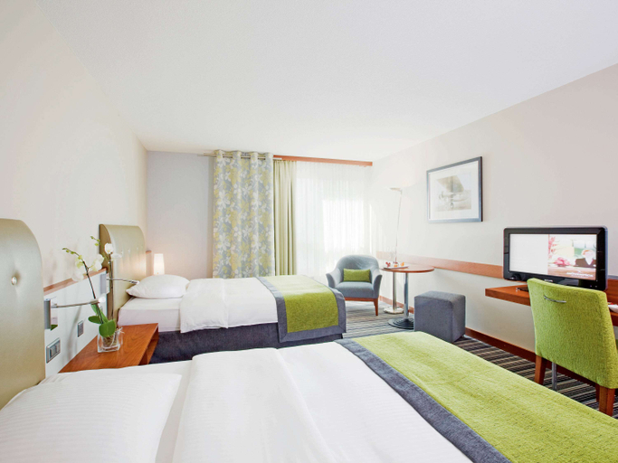 Bedroom 2, Mövenpick Zurich Airport, Bülach