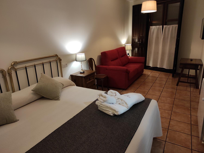 Bedroom 2, La Encomienda de Oreja, Madrid