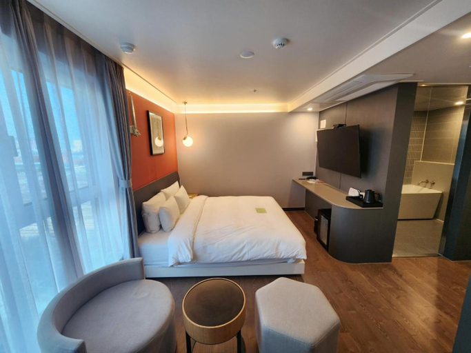 Bedroom 30